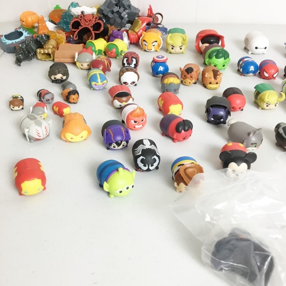 Tsum Tsum Large Lot of Over 220 Pieces New Marvel Disney - Picture 7 of 13